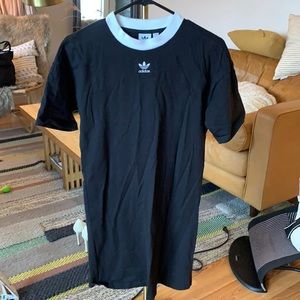 Adidas originals black t-shirt dress in XS